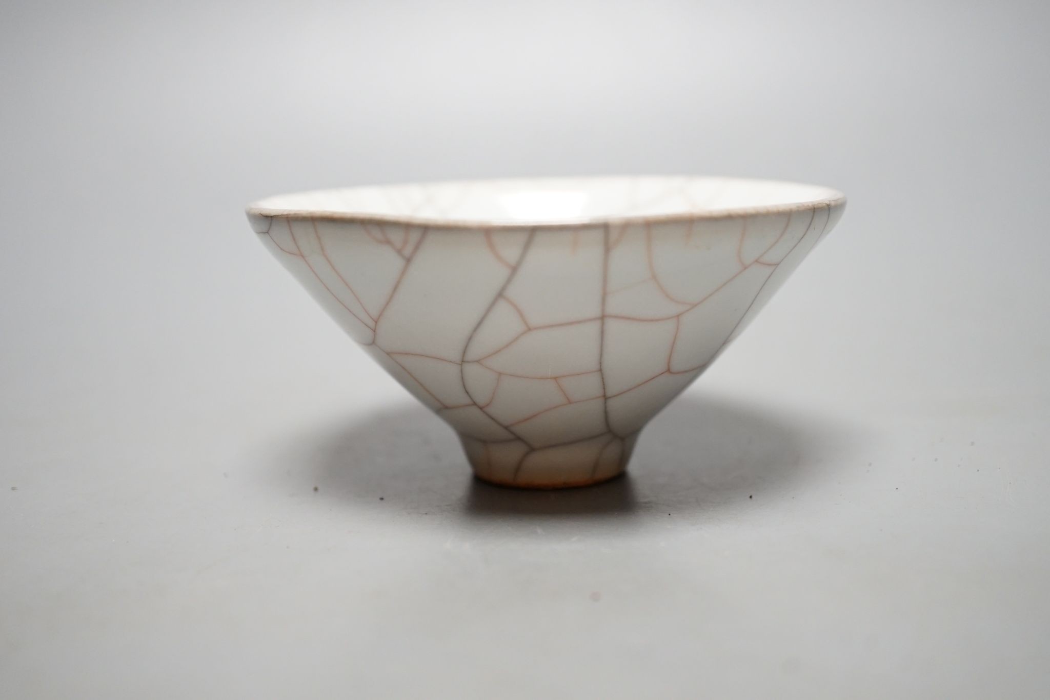 A Chinese crackle glaze bowl, 5cms high.